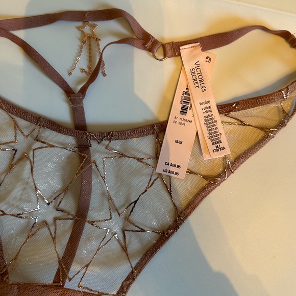 Victoria Secret Very Sexy lace v-string - Picture 3 of 4